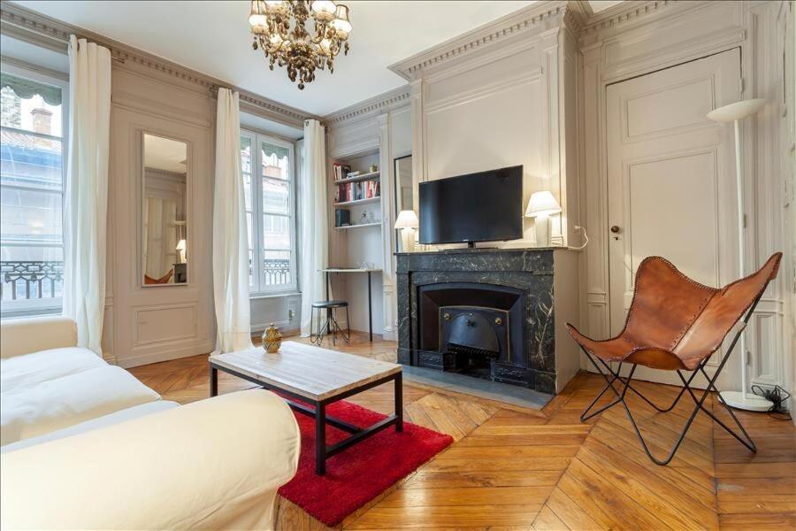 Colombe - Location T2 - Lyon 2 Apartment Luaran gambar